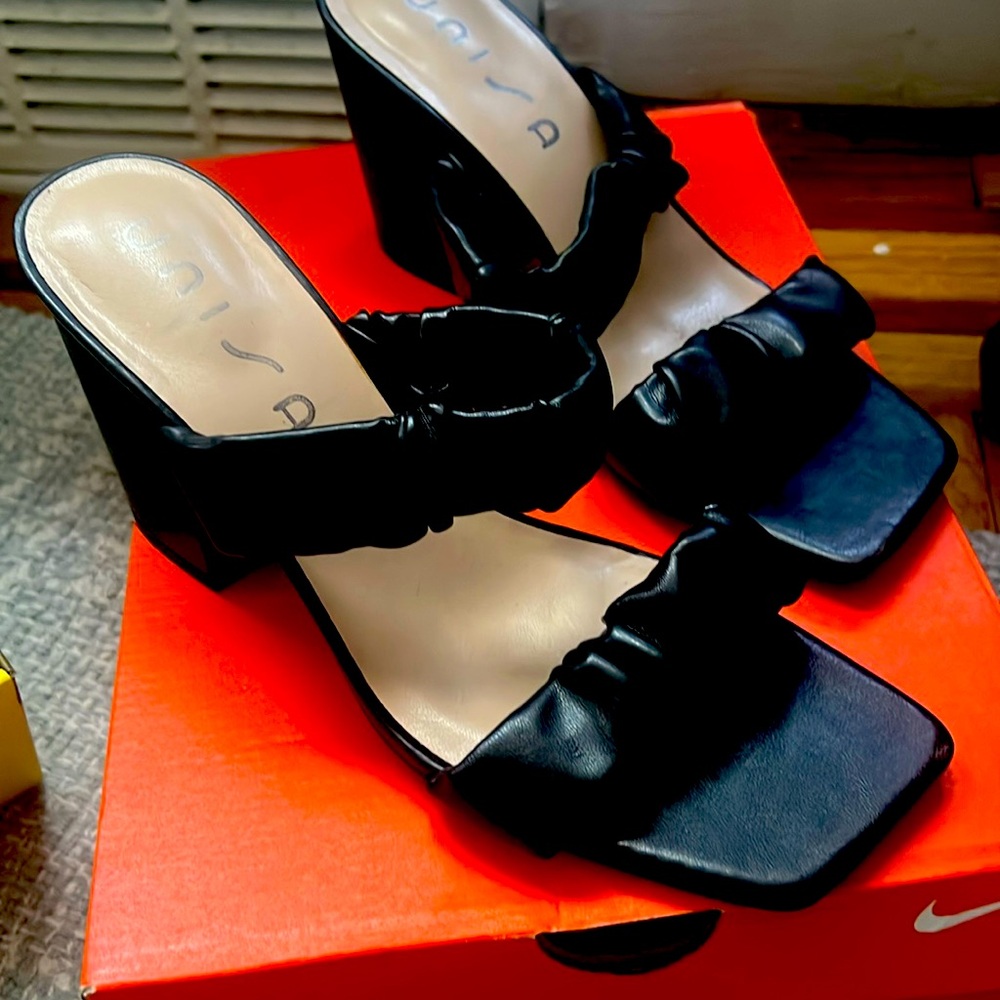 black sandals UNISA